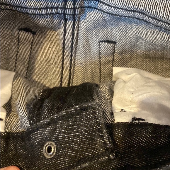 Striped Old Navy T-Shirt and Black Cat & Jack Jeans Set - Picture 4 of 8